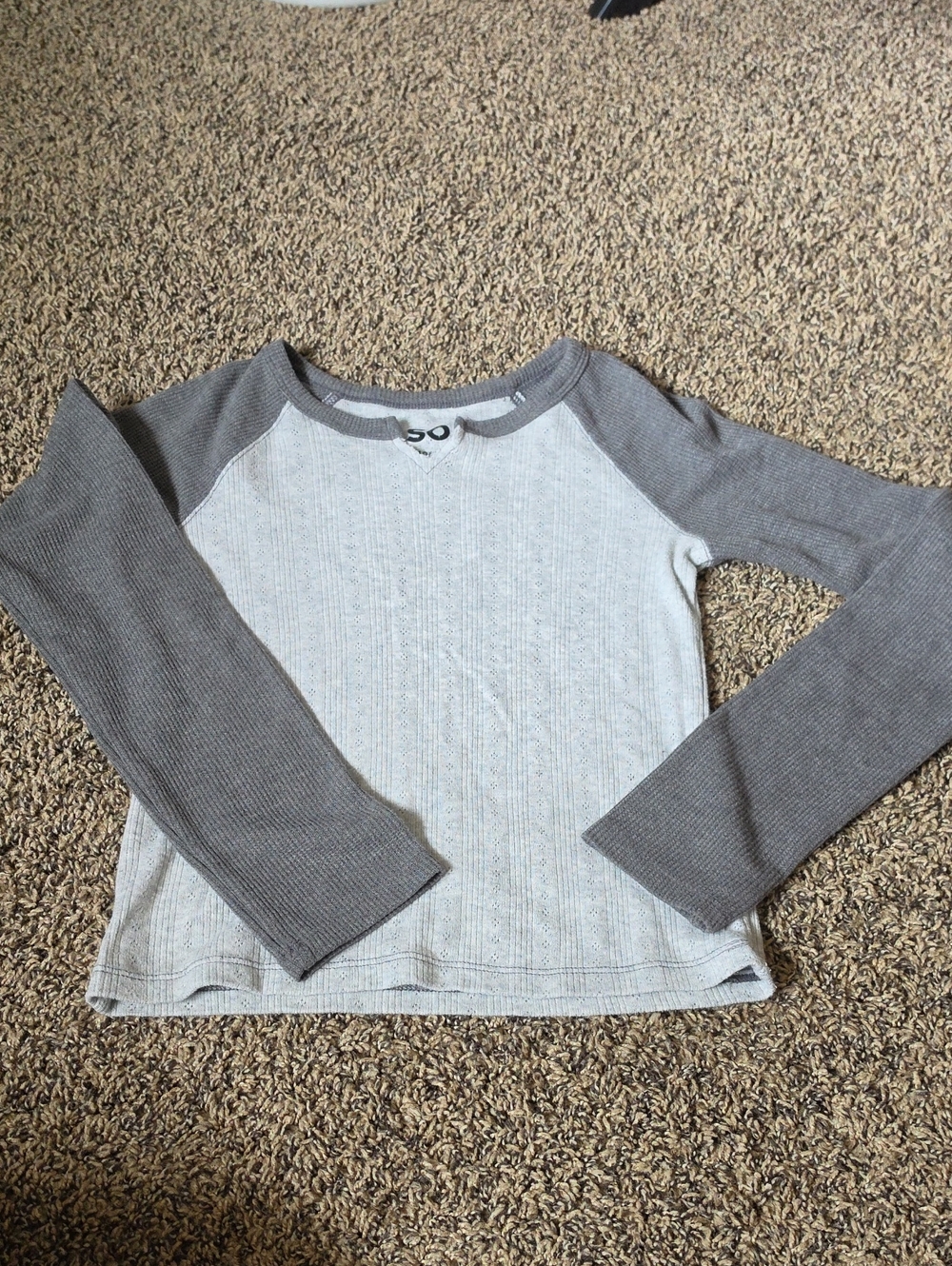 SO Girls' Two-Tone Long Sleeve Raglan Tee in Light Gray and Charcoal